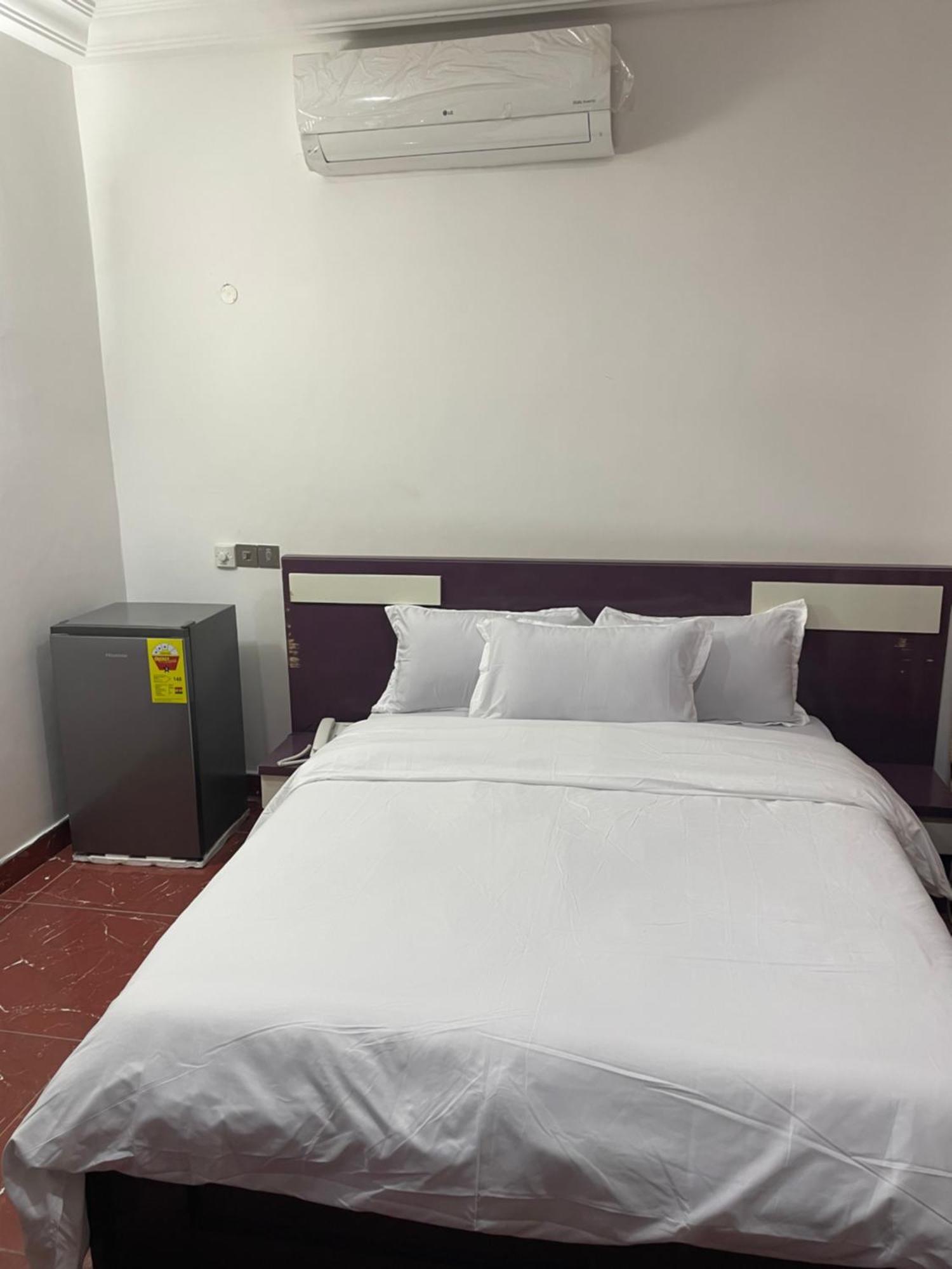 George Vee Hotel Ltd Kumasi Ngoại thất bức ảnh