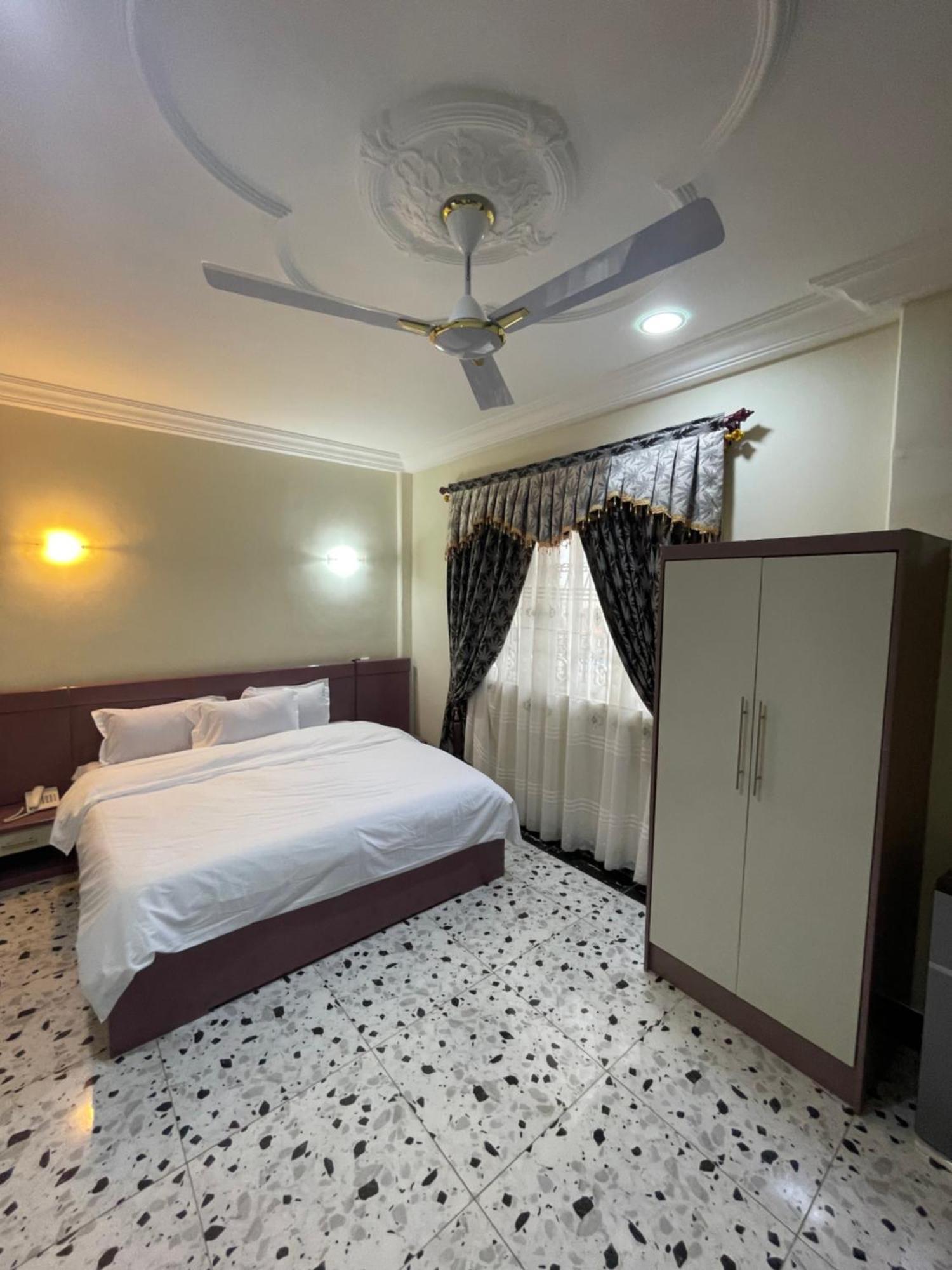 George Vee Hotel Ltd Kumasi Ngoại thất bức ảnh